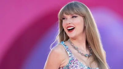 taylor swift channels signature style in self designed shirt during intimate ohio lunch with travis kelce