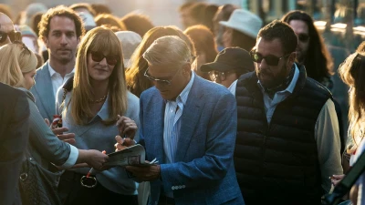 george clooney shines in noah baumbach s insightful comedy jay kelly