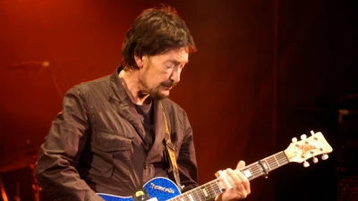 chris rea singer of driving home for christmas dies at 74