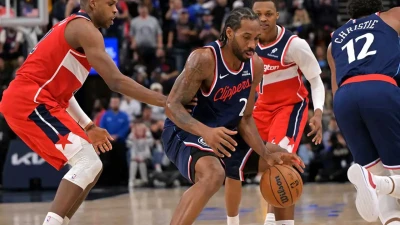 kawhi leonard returns from injury as clippers hold off lakers in los angeles showdown