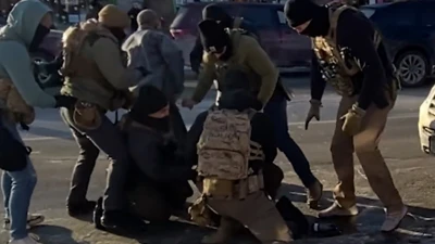 minneapolis shooting sparks protests after video challenges federal account