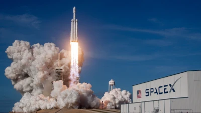 spacex prioritizes moon based self growing city over mars plans spacex prioritizes moon based self growing city over mars plans