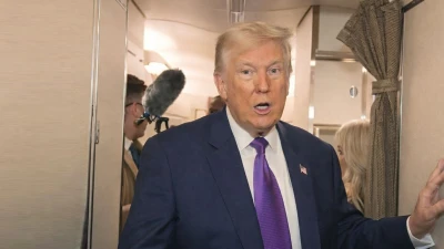 trump questions obama over alien comment in press exchange trump questions obama over alien comment in press exchange